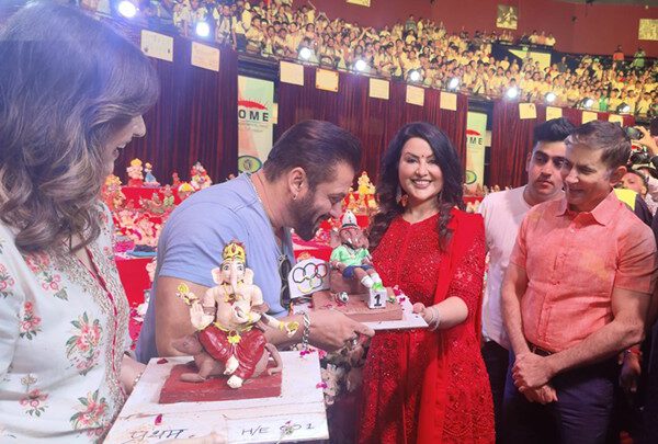 Salman Khan-Amruta Fadnavis Lead The Charge For Earth Conservation At Amruta Fadnavis’ Eco Friendly Ganesha Movement Bacche Bole Morya At Dome SVP Stadium.