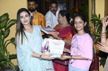 Actress Ruchi Gujjar Seeks Blessings At Ganapati Bappa Festival In Mumbai